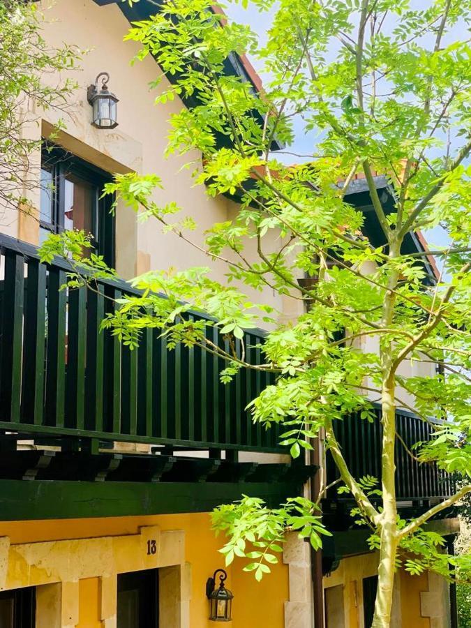 Apartamentos Santillana del Mar Exterior foto